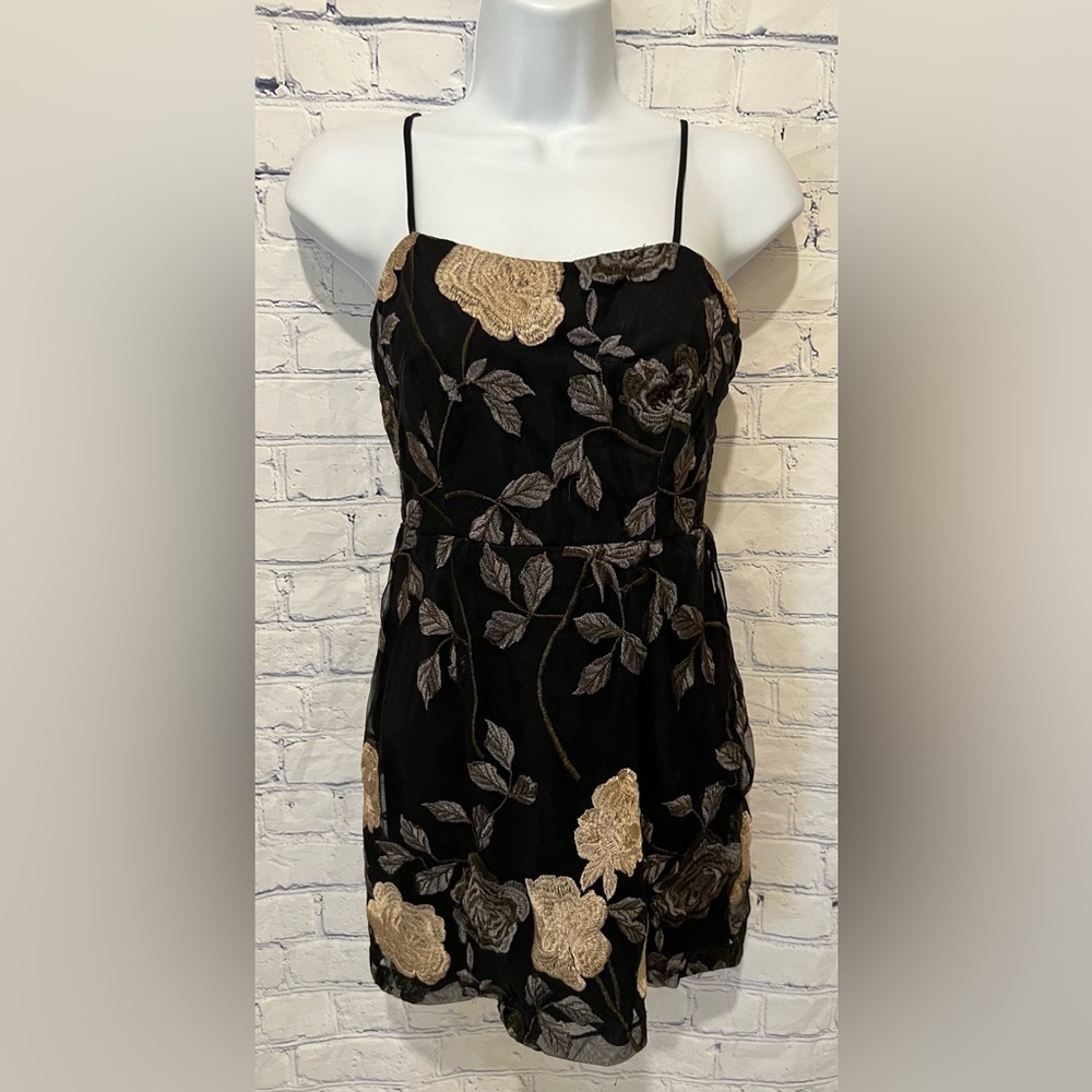 Lulus Elston Black Floral Embroidered Bodycon Dress Size Small